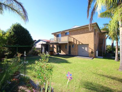 44 Lakeside Drive, Eden