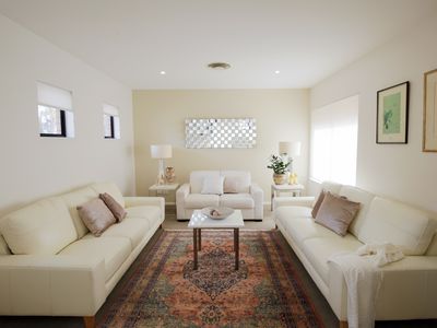 6 Knox Court, Kennington