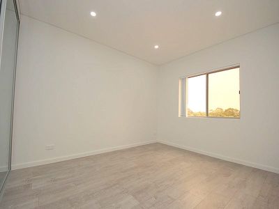 24 / 5 White Avenue, Bankstown