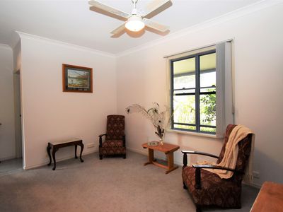 32 SIMPSON STREET, Oxley