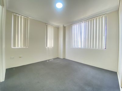 35/181 Hawkesbury, Westmead