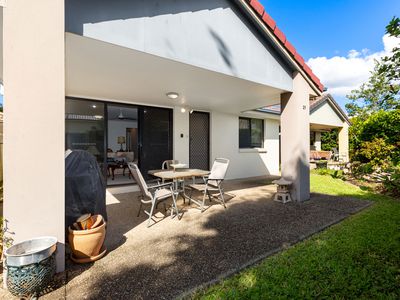 21 / 300 Cliveden Avenue, Corinda