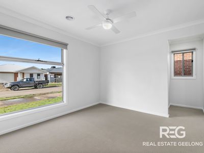 42 Forrest Green Drive, Armstrong Creek