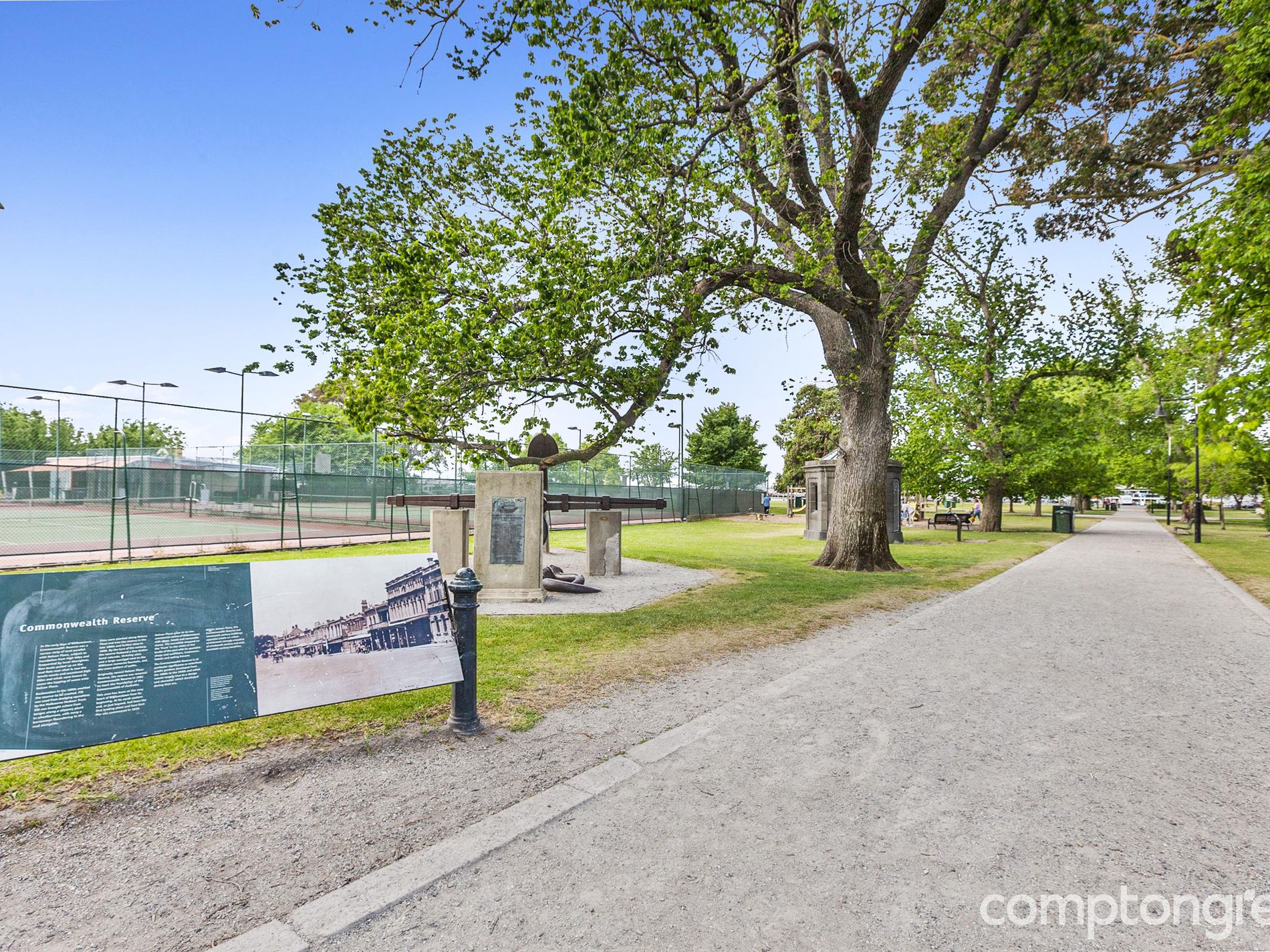 201 Nelson Place, Williamstown