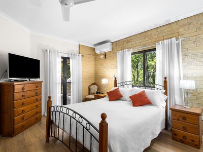 6 Peacock Court, Pomona