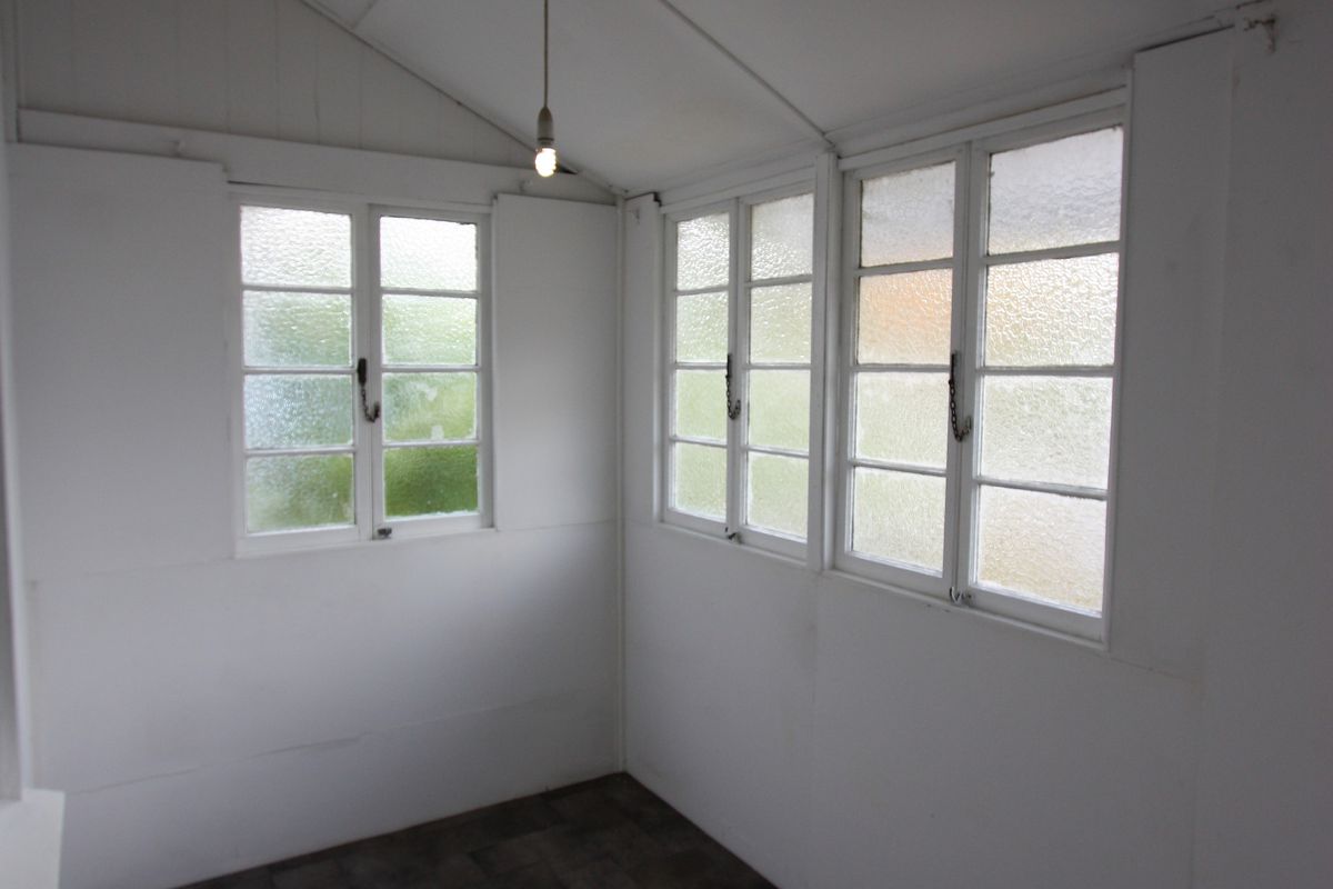 11 Egbert Street, West End