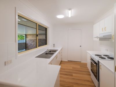 4 Turpentine Avenue, Sandy Beach