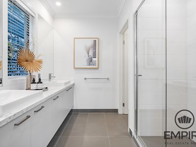 45 Centenary Boulevard, Officer South