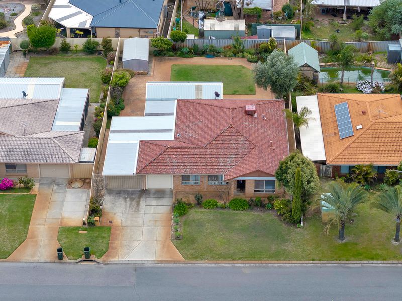 100 Bottlebrush Drive, Kiara