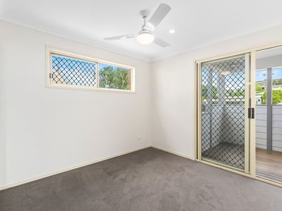 2 / 2 Queens Road, Taringa