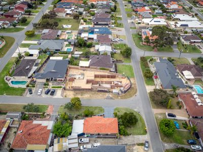 2 RESTON STREET, Balcatta