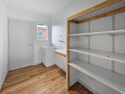 24 Crouch Avenue, Atherton