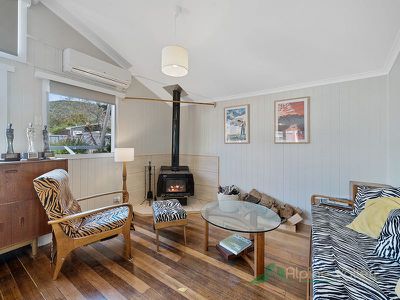 4 Freeburgh Avenue, Mount Beauty