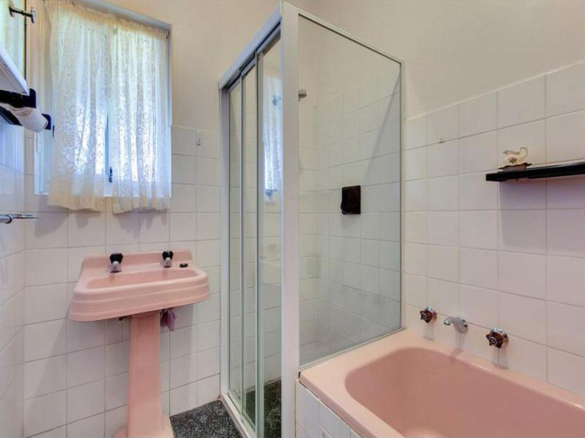 62 Bradley Grove, Mitchell Park