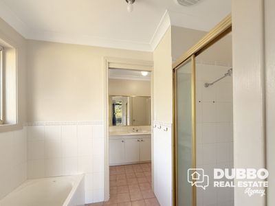 7 Kestrel Close, Dubbo
