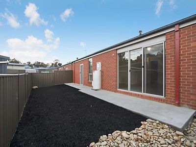 1 / 4 Rosemary Court, Golden Square