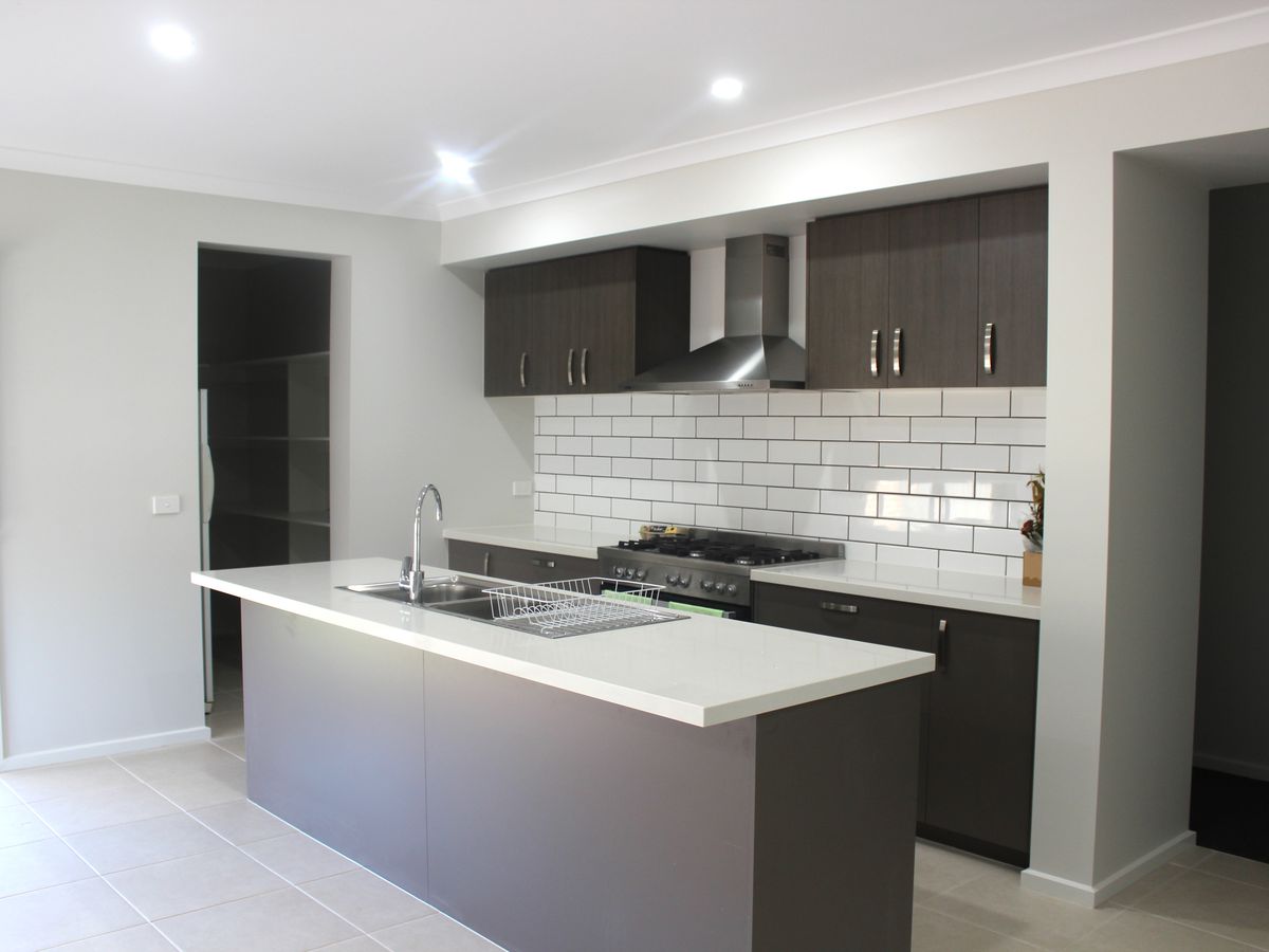 37 Simkins Drive, Benalla