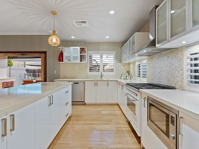 27 Wright Cres, Bayswater