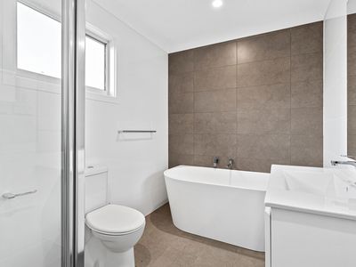 11 Headwater Place, Albion Park