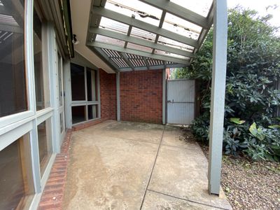 2 / 5 Dewan Avenue, Werribee