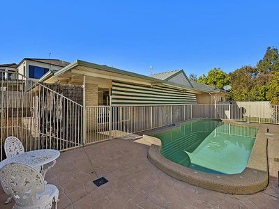 10 Flame Tree Cl, Hamlyn Terrace