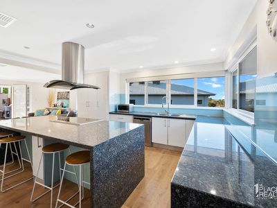 17 Armstrong St, Halls Head