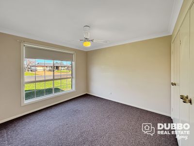 2 / 71 Websdale Drive, Dubbo