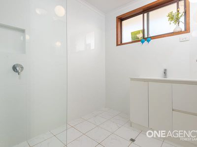 16 Nalkari St, Coombabah