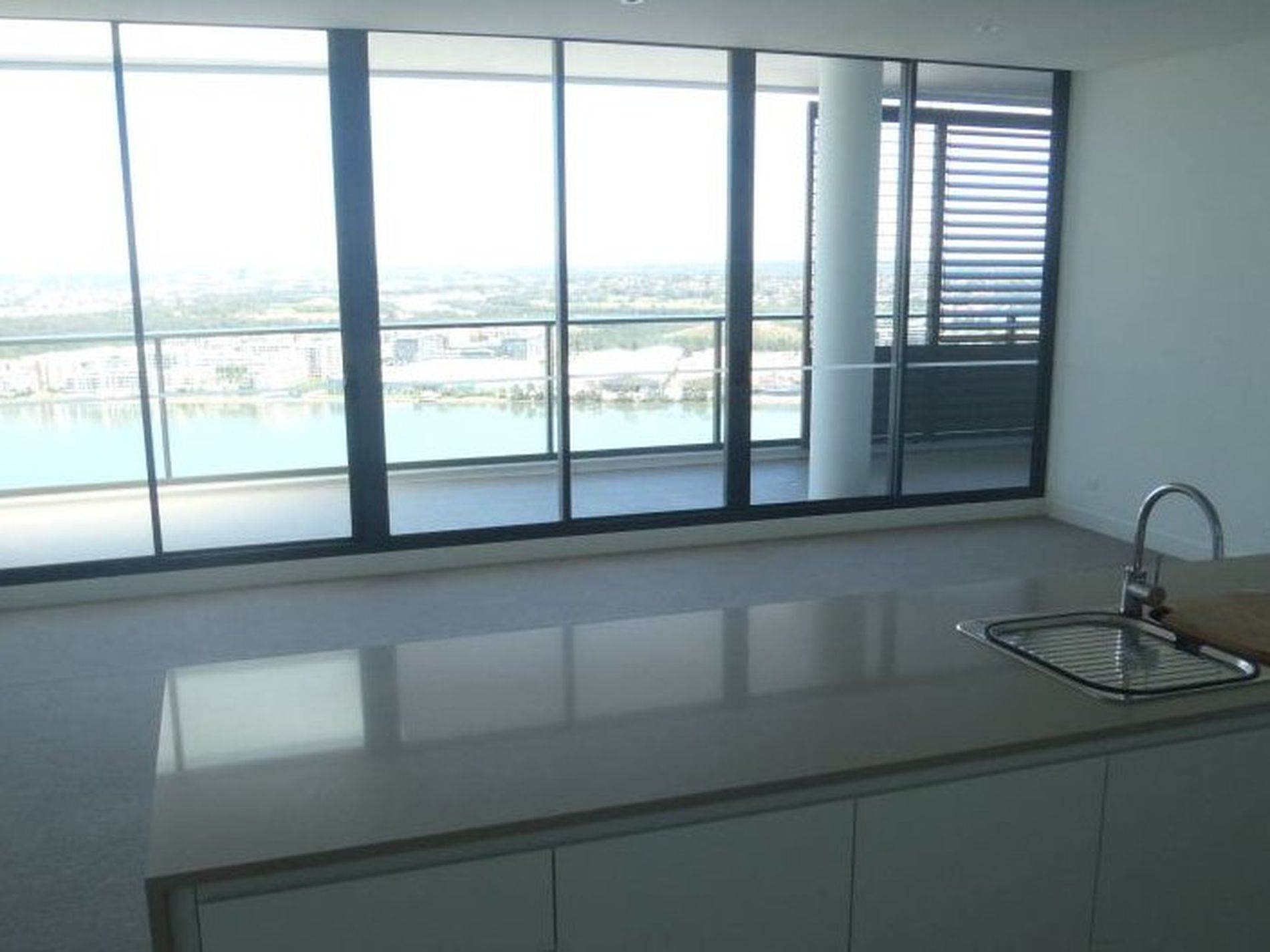 2406 / 7 Rider Boulevard, Rhodes