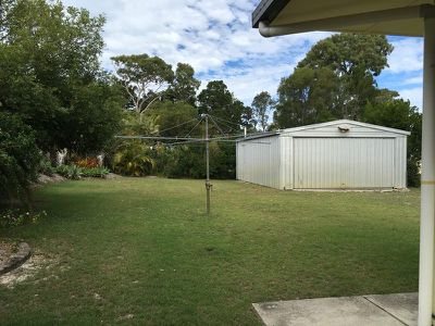 12 Fifth Avenue, Woodgate
