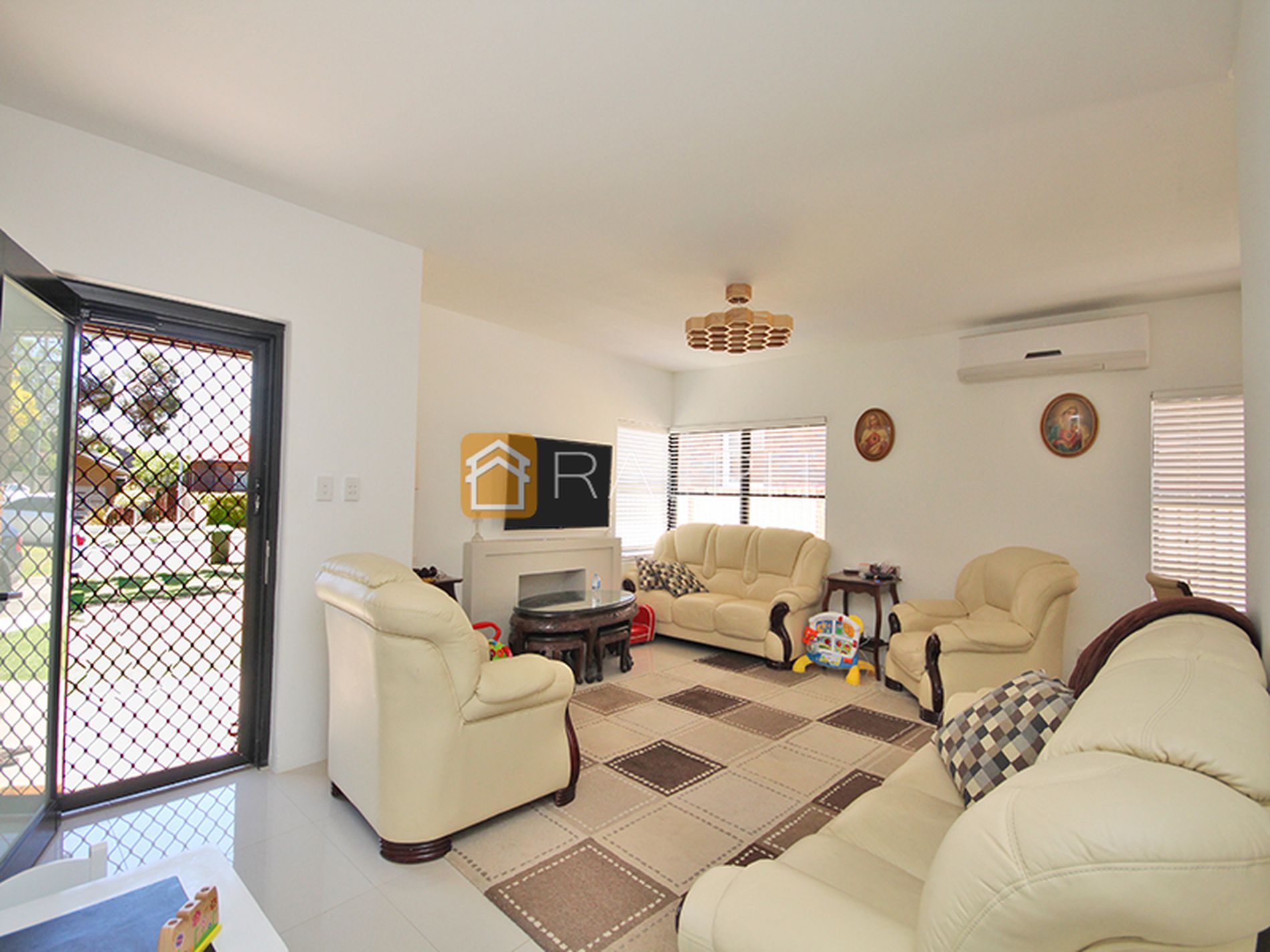 12 Dunlop Street, Roselands