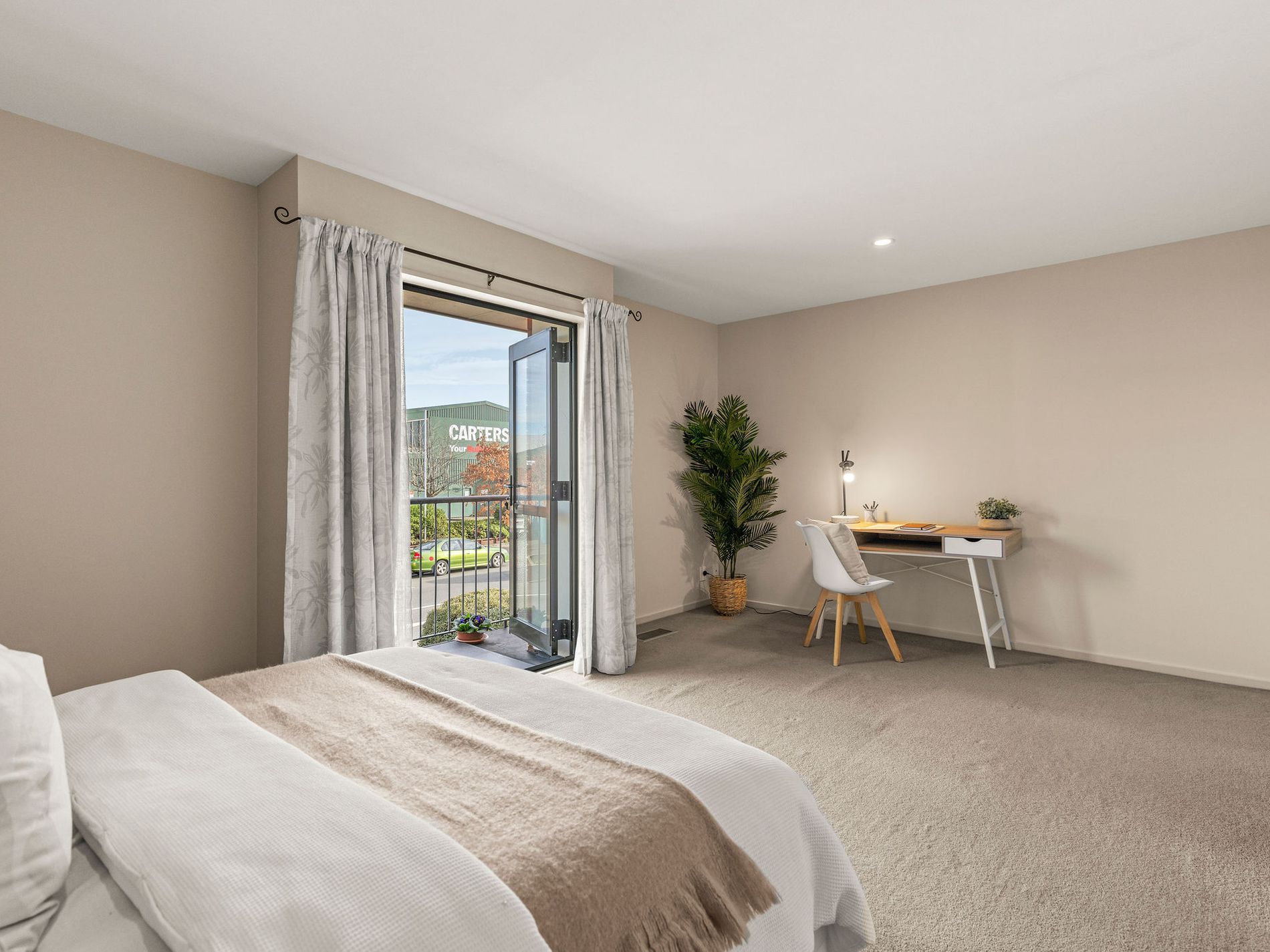 2 / 384 Madras Street, City Centre