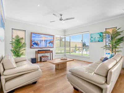 43 Holloways Ridge, Secret Harbour