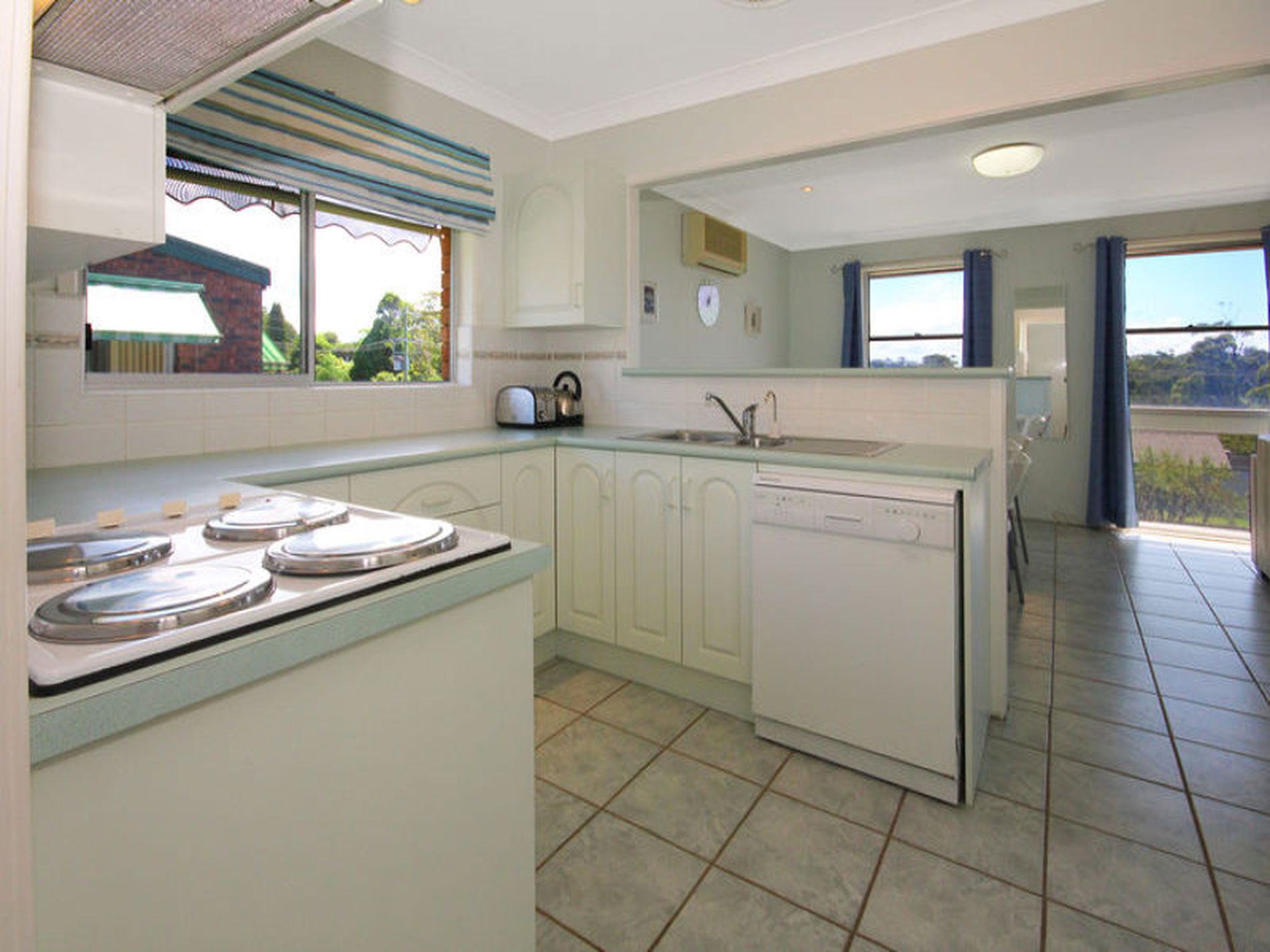 1 / 12 Buchan Street, Mollymook