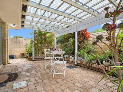 8 / 5-9 Wilkinson Gardens, Winthrop