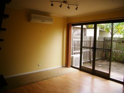 Unit 8 / 60 Railway Street, Booval