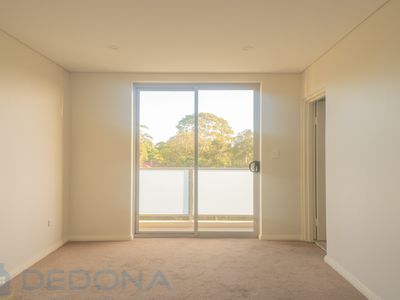 20 / 50 Loftus Crescent, Homebush