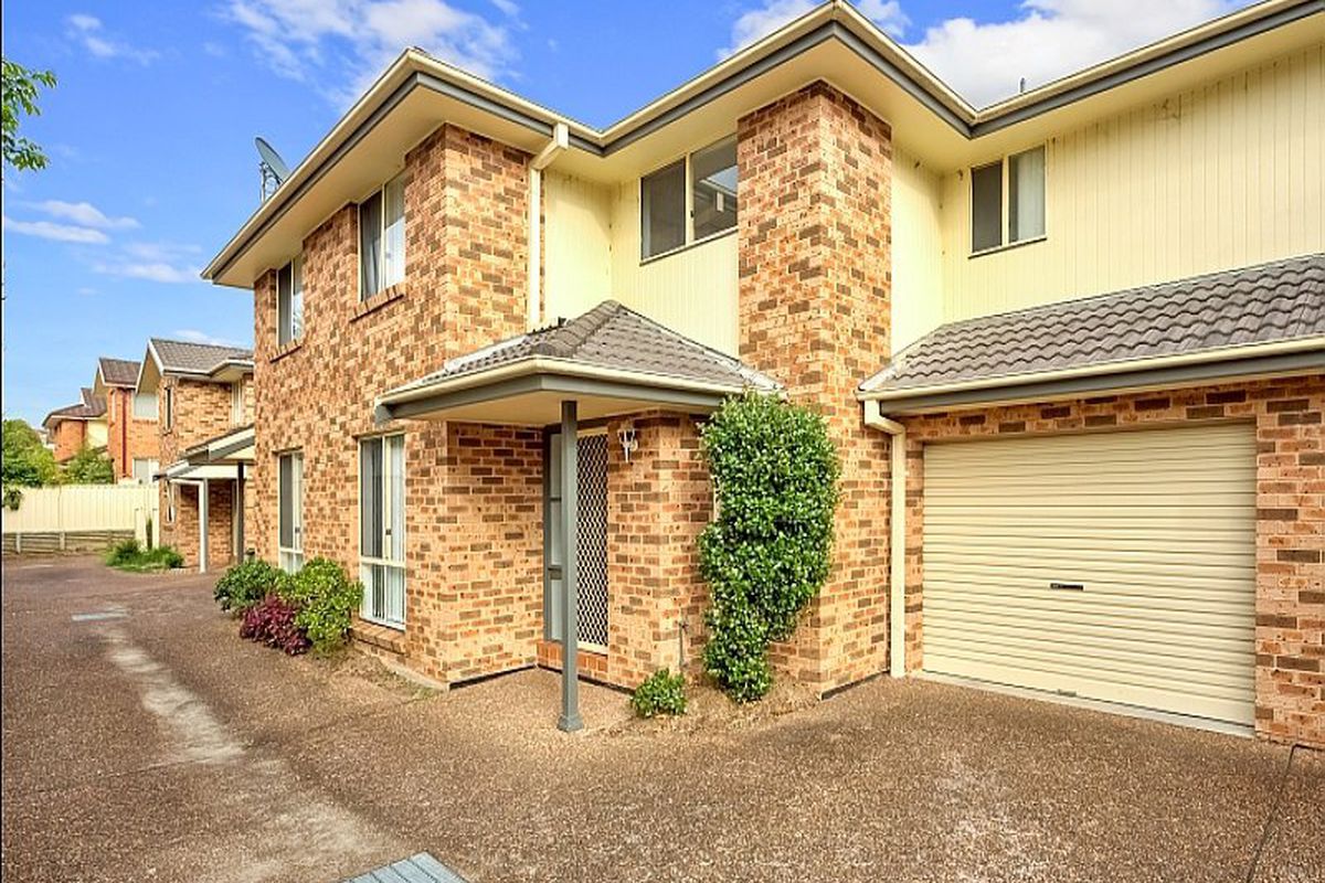 2 / 8 Russell Street, East Gosford
