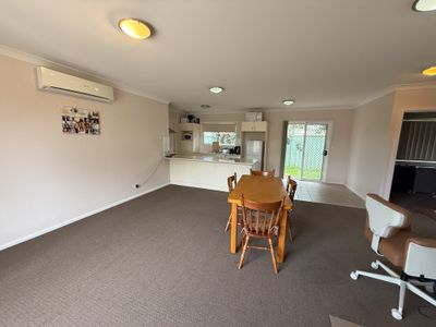 2 / 2A Wilga Street, Parkes