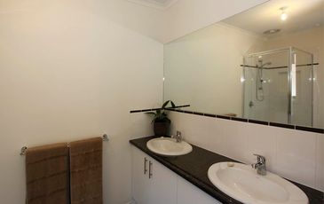 16 Lyle Avenue, Beaconsfield