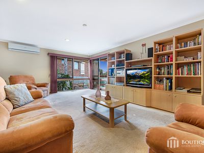 19 Bellbrook Drive, Dandenong North