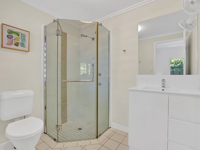 2210 / 40-42 Clifton Road, Clifton Beach