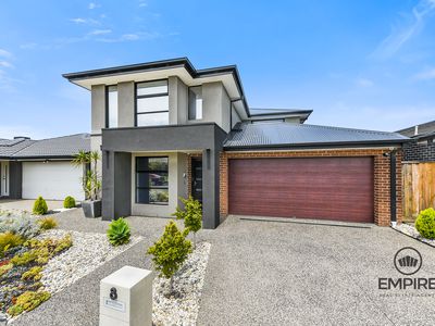 8 Hollybush Avenue, Clyde
