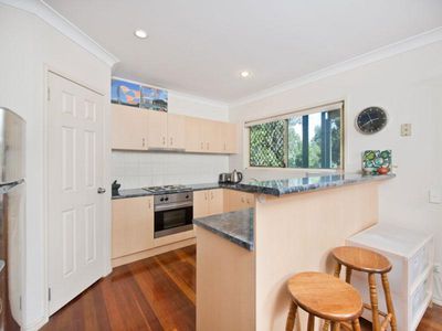 2 / 2 Queens Road, Taringa