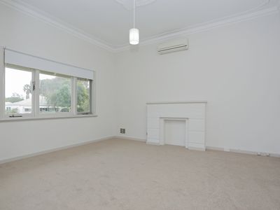 35 Boulder Avenue , Ascot