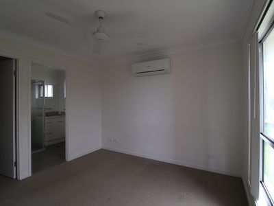 73 Greenwich Ave, Pimpama