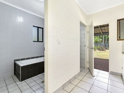8 Invar Court, Woodroffe