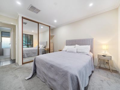 24 Hackettiana Avenue, South Lake