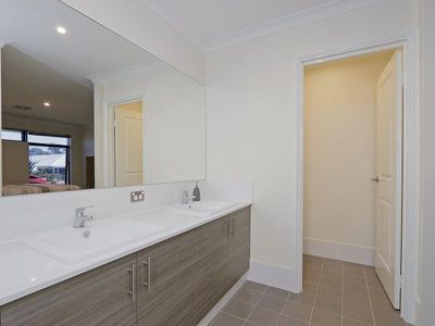 75 Kellogg Drive, Piara Waters