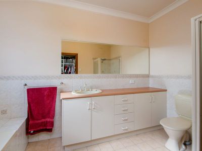 160 Plunkett Tce, Millicent